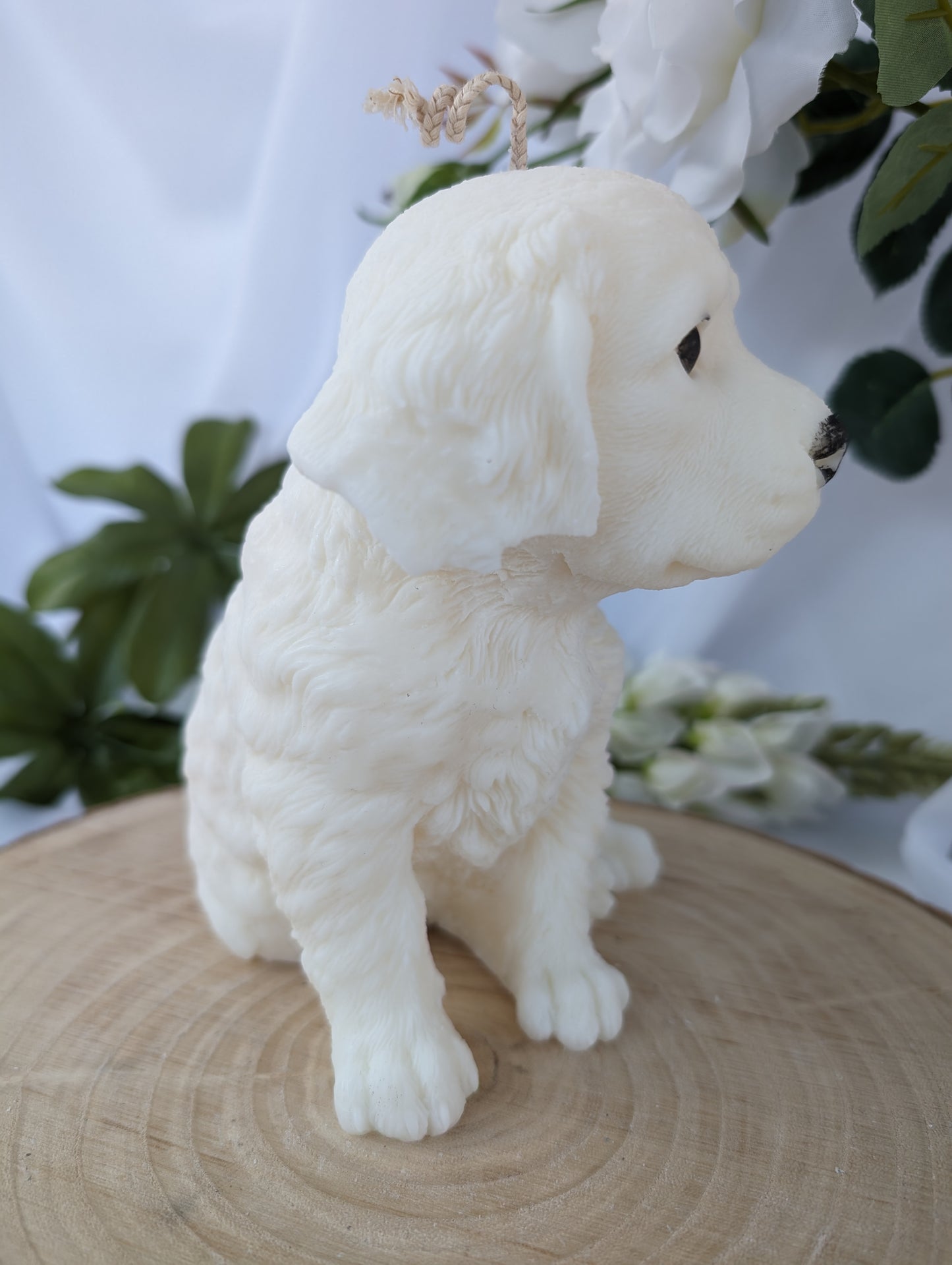 right side view of moulded springer spaniel candle