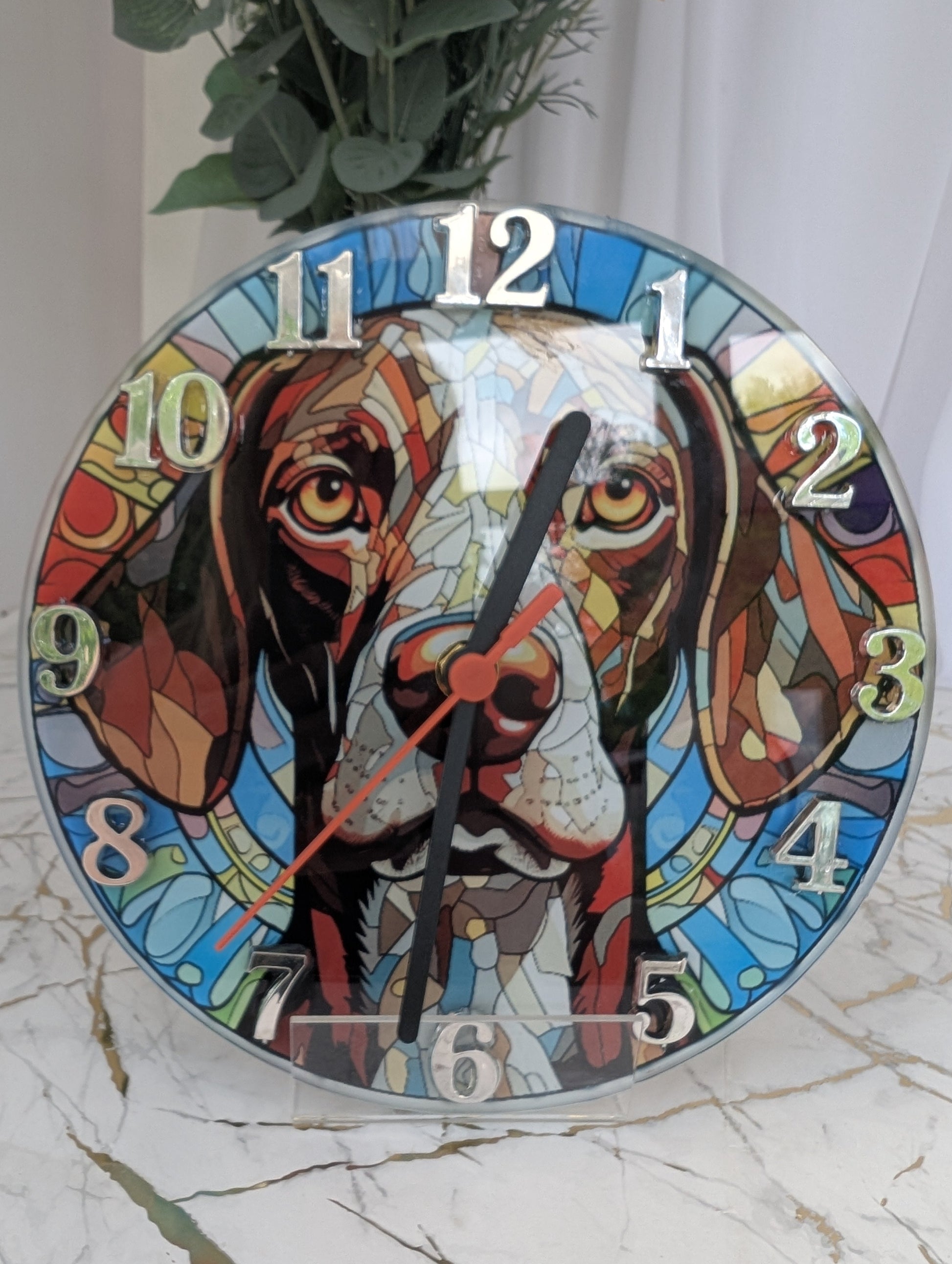 Close up detail of German Short Haired Pointer stained glass effect wall clock.  20cm diameter round, with black hands and silver numerals