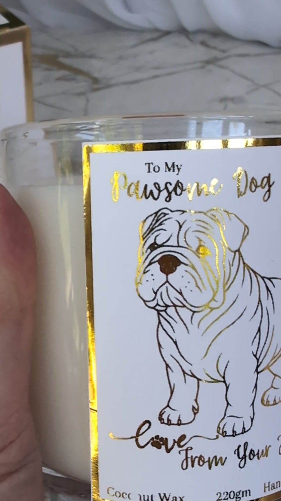 Video showing gold foiled highlights on Bulldog Mum Candle